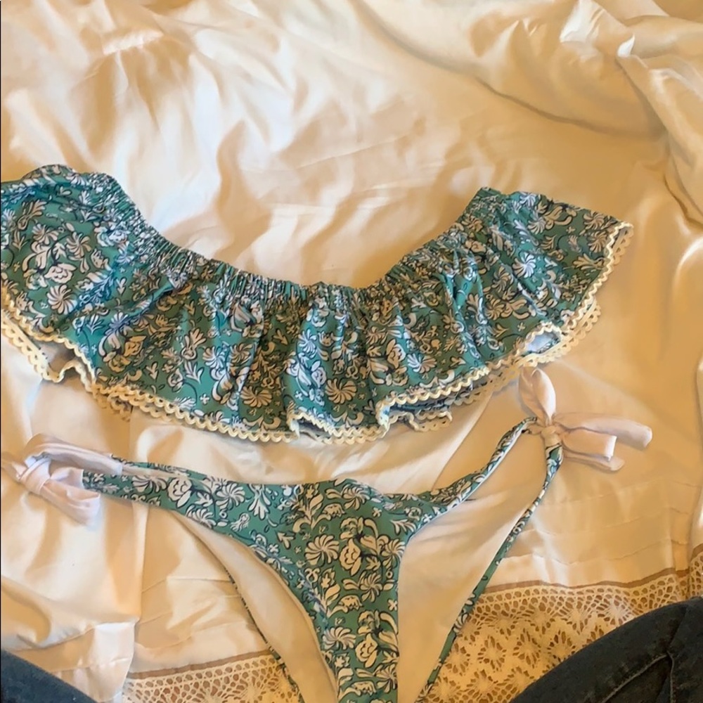 Off the shoulder bikini